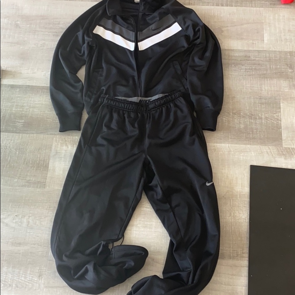 Tracksuit therma Nike large top and medium bottom